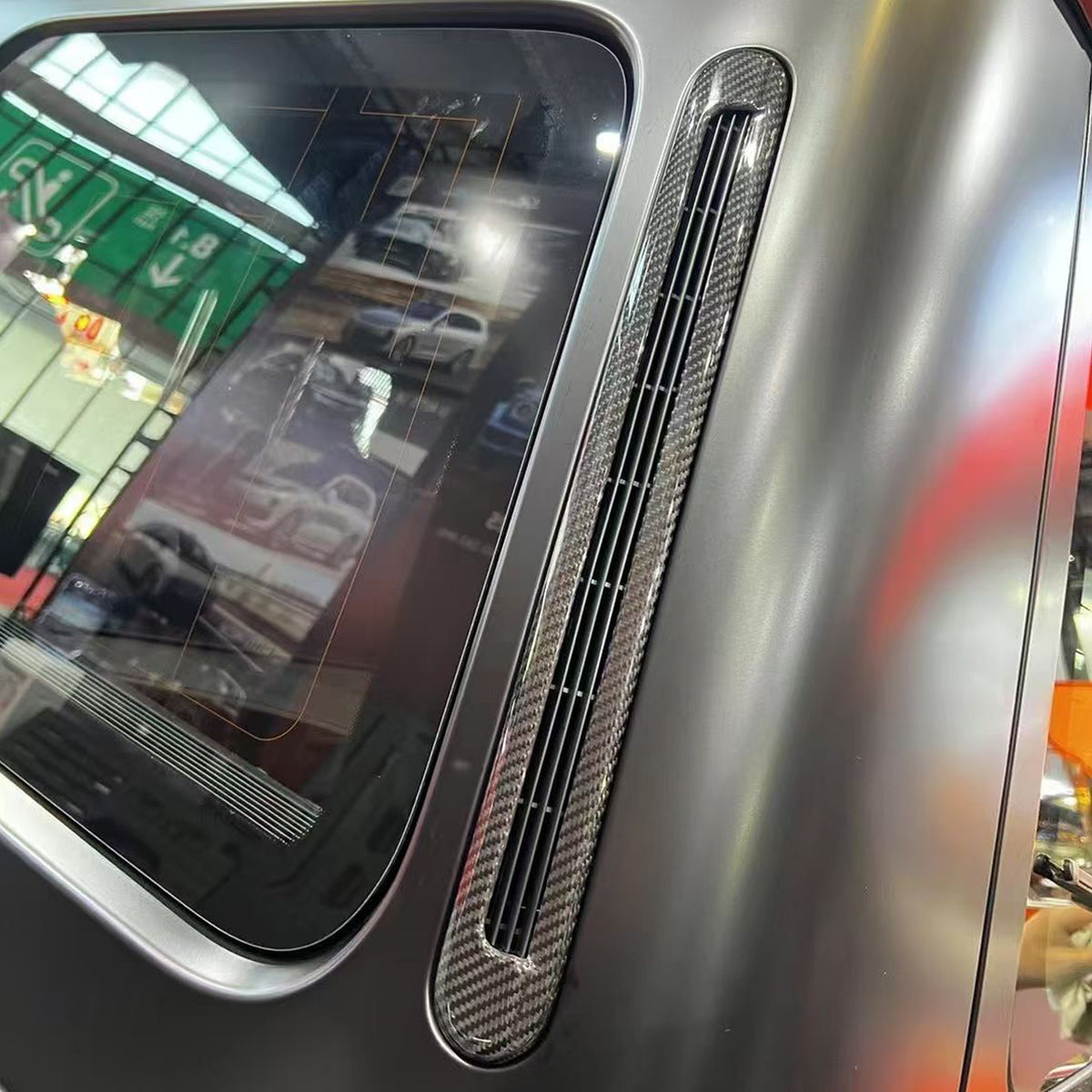 2025+ W465 G-Class D-Pillar Carbon Fiber Trim Surround
