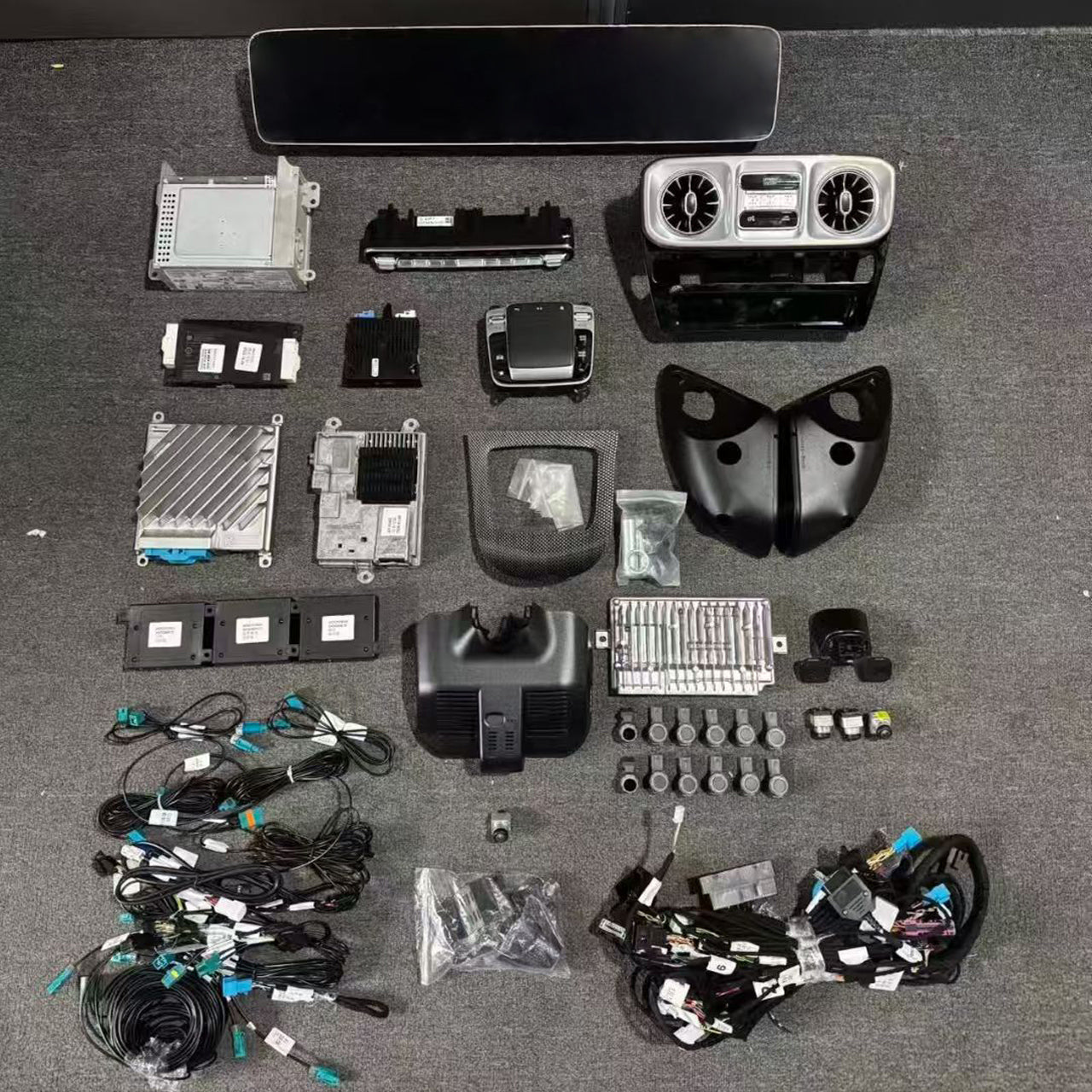 G-Class W463A touchscreen and touchpad kit final view