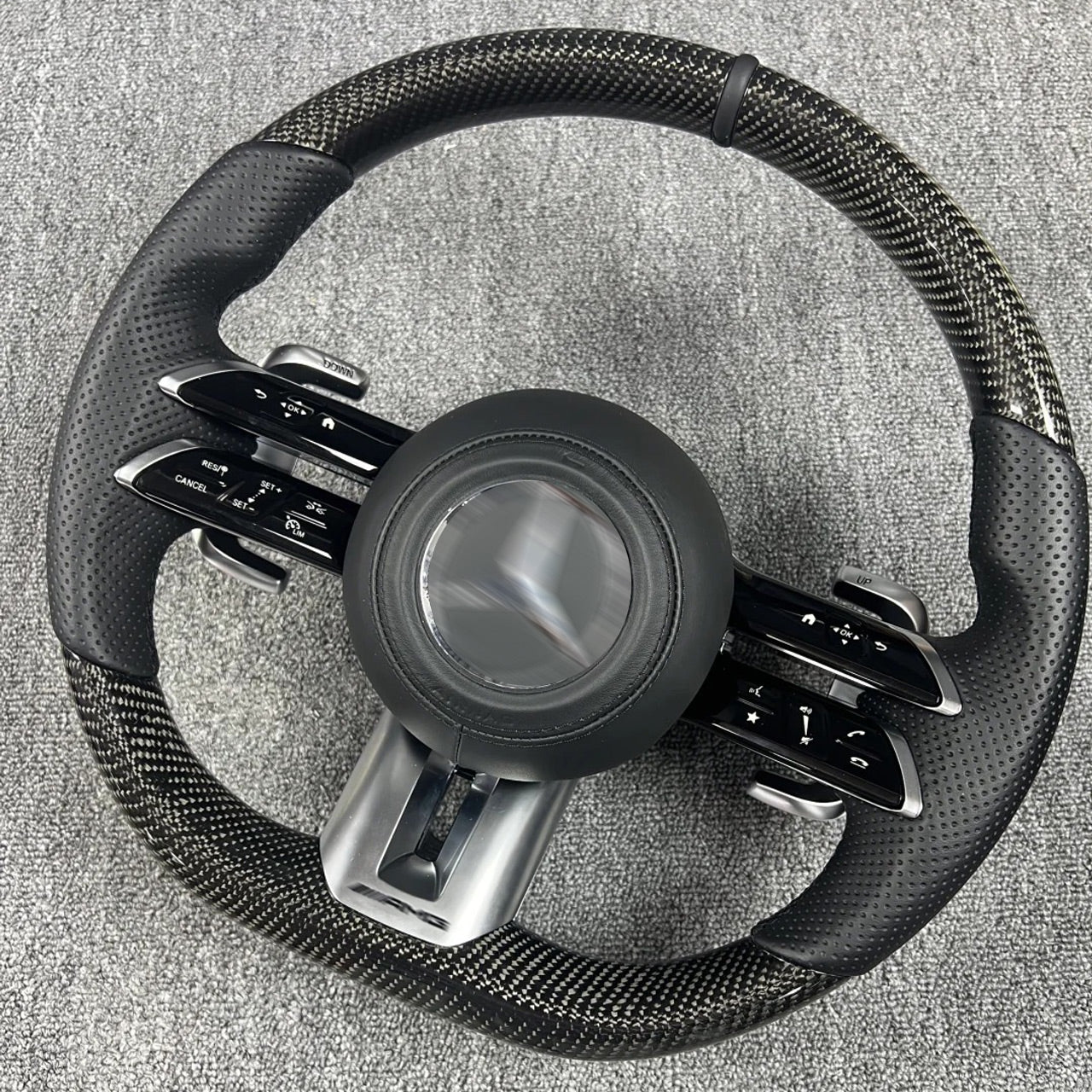 Custom Carbon Fibre AMG Steering Wheel for 2025–2026 Mercedes-Benz G-Class W465
