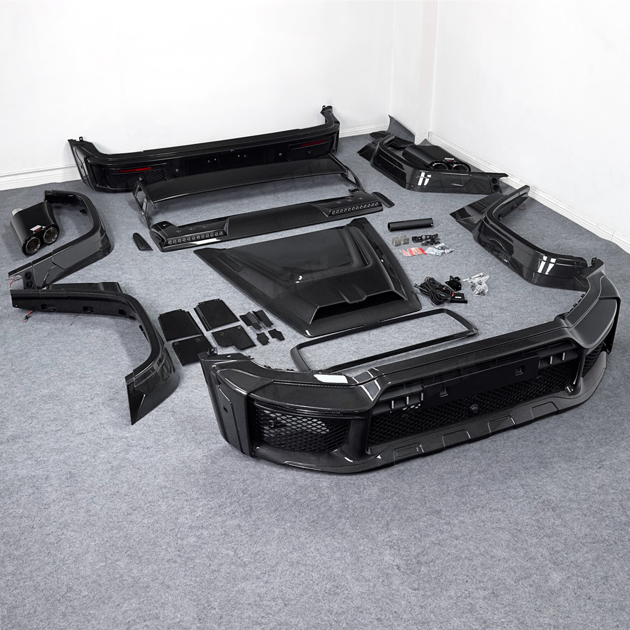 Mercedes G-Class carbon fiber body kit component detail