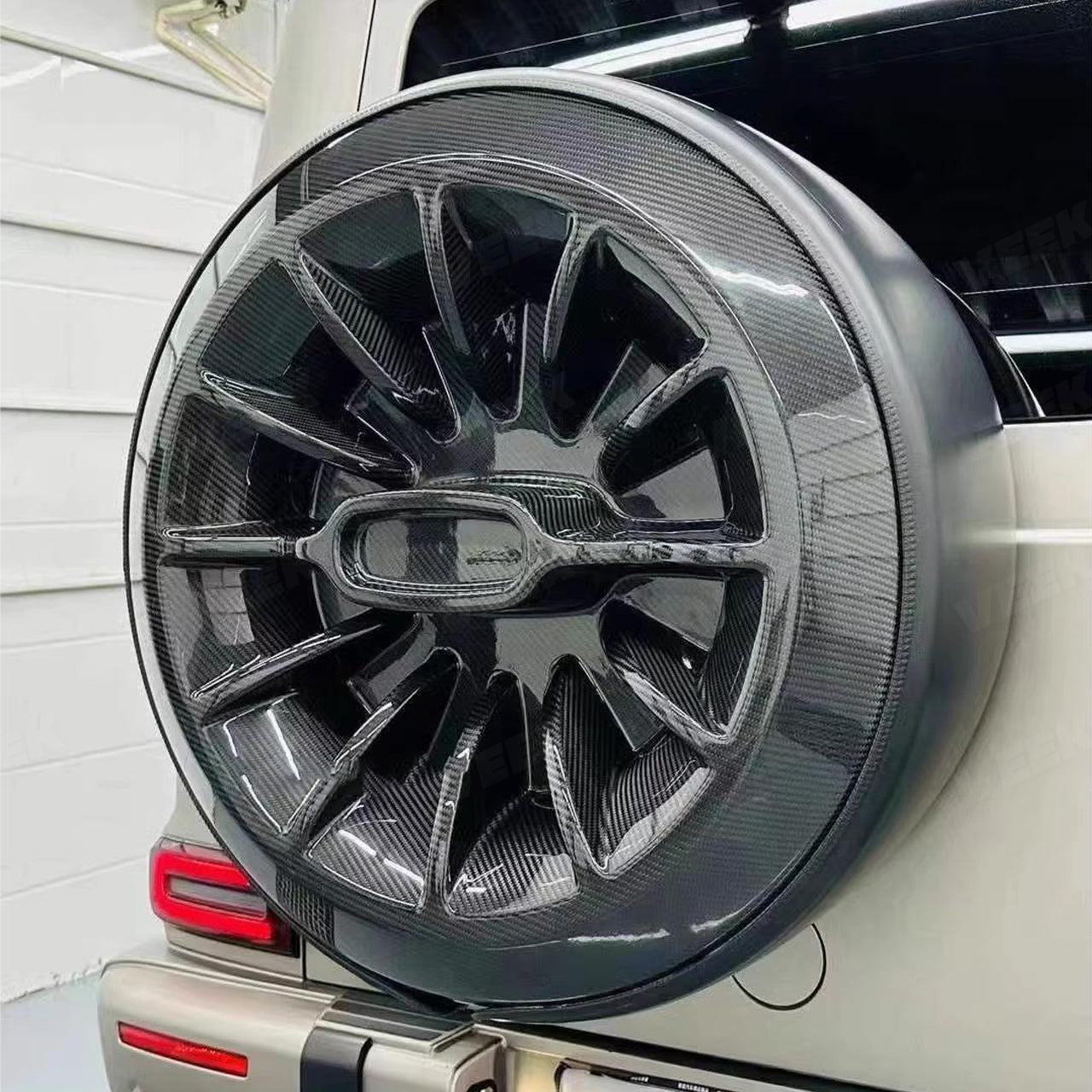 Mercedes G-Class rear wheel cover design option
