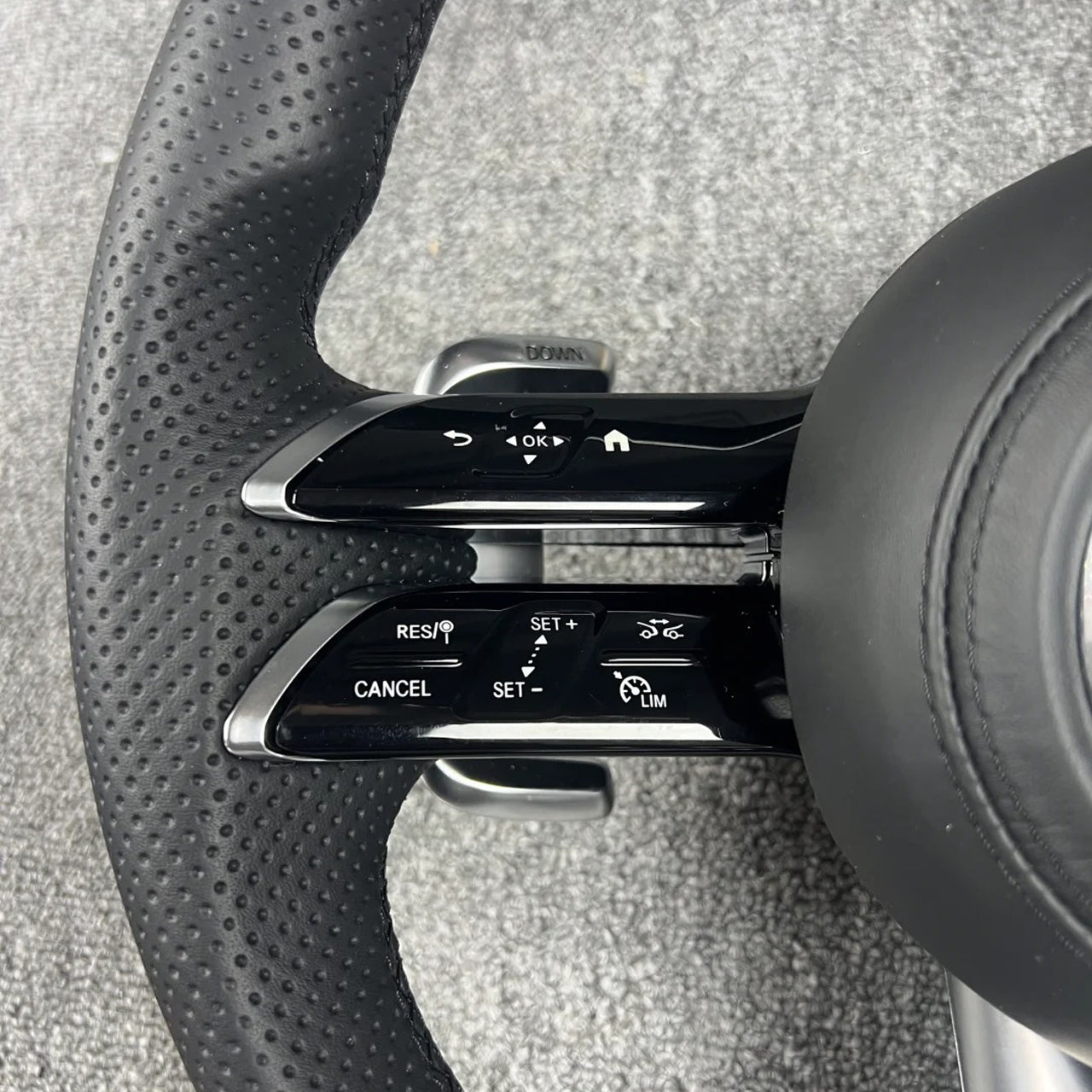 Custom Carbon Fibre AMG Steering Wheel for 2025–2026 Mercedes-Benz G-Class W465