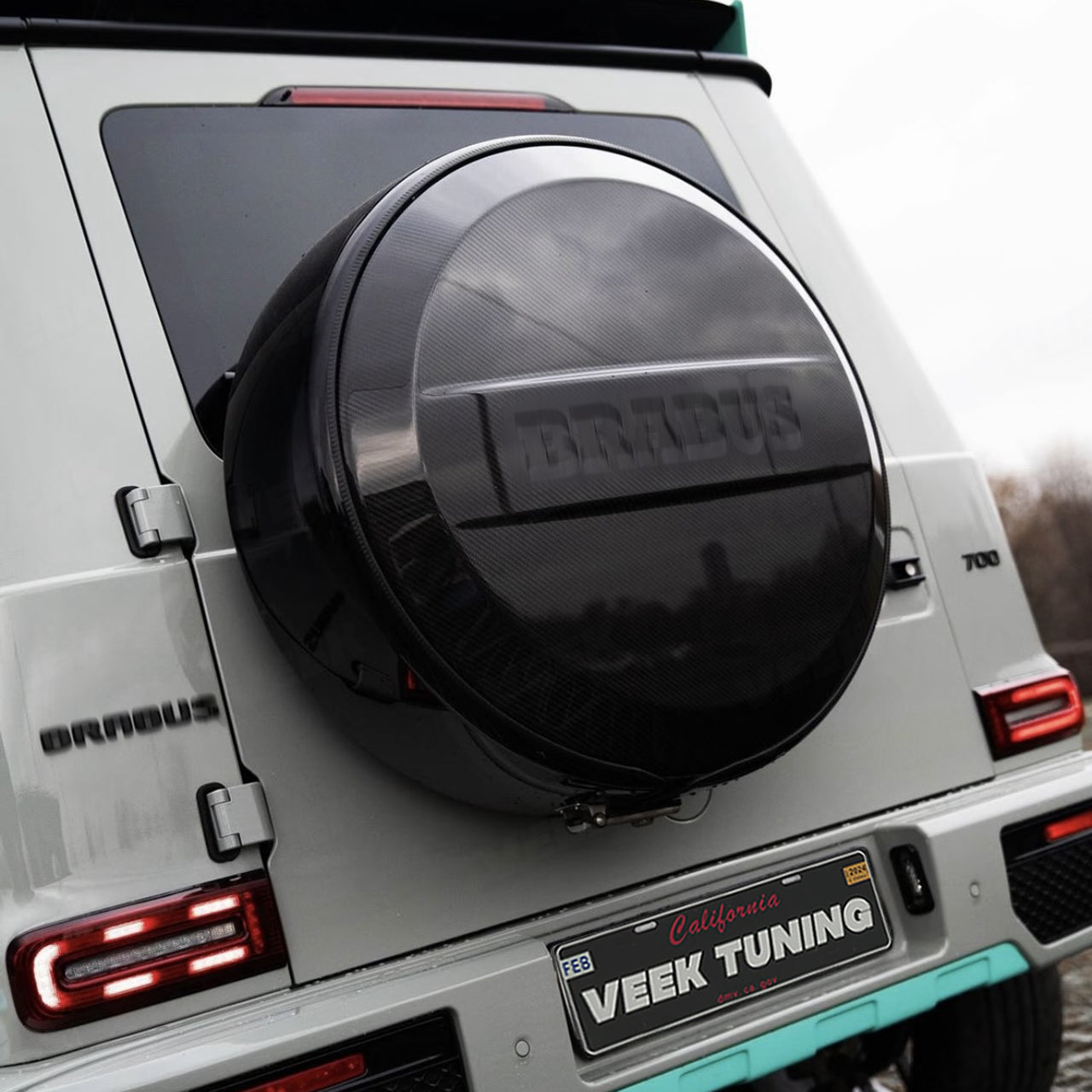 G Wagon 4x4-style carbon fiber wheel cover