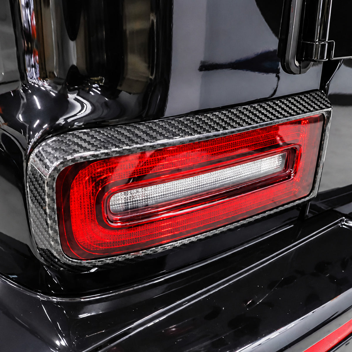 W465 Dry Carbon Fiber Taillight Bezels for 2025+ Mercedes-Benz G-Class